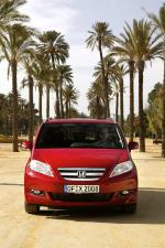 Honda FR-V 2004 года